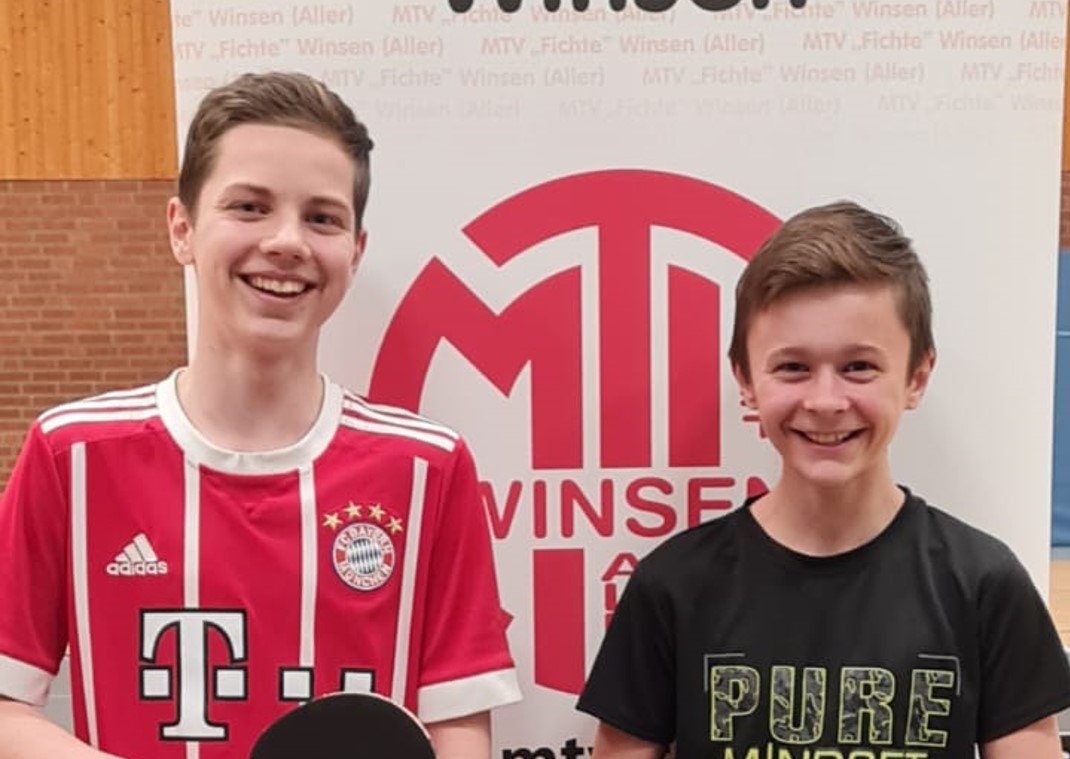 Zwei Jugendliche zu Tischtennis-Sportassistenten ausgebildet Zwei Jugendliche zu Tischtennis-Sportassistenten ausgebildet